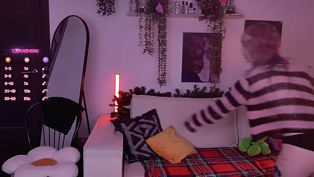 Lollyshy live sex cam