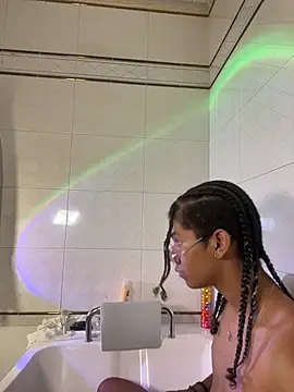 Maxim-Walker live sex cam