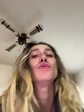 blond-96 live sex cam