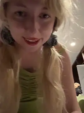 RonnieKiss live sex cam