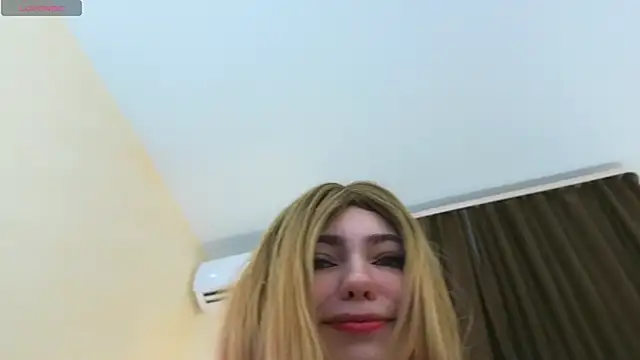 emily_wildflower live sex cam