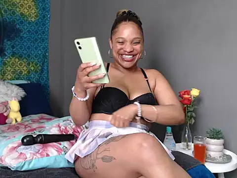 CREAMYCUPCAKExxx live sex cam