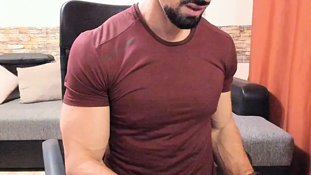 HotHunkTrainer live sex cam