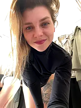 ValenciaShock live sex cam