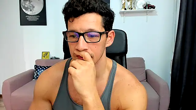 BrutusK08 live sex cam