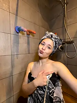 DirtyyoungIna's cam snapshot