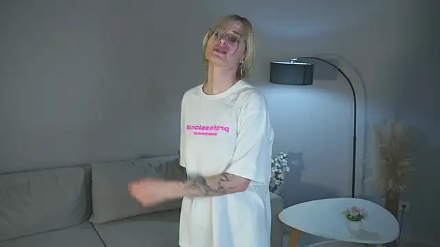 ValerieKirk's cam snapshot