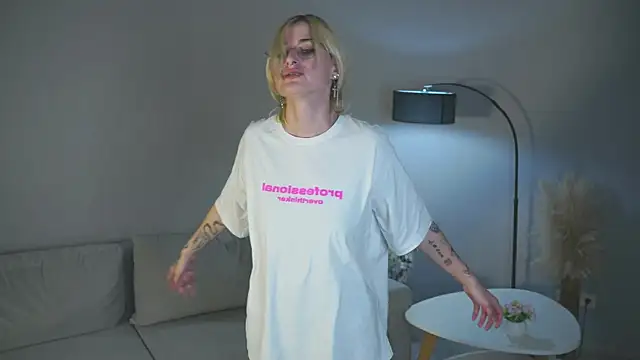 ValerieKirk's cam snapshot