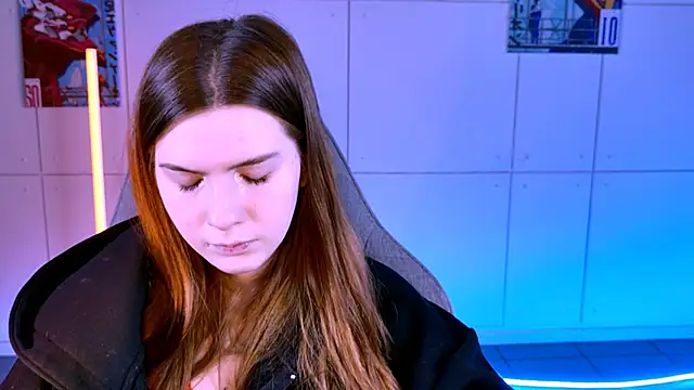 AliceCUNTach live sex cam