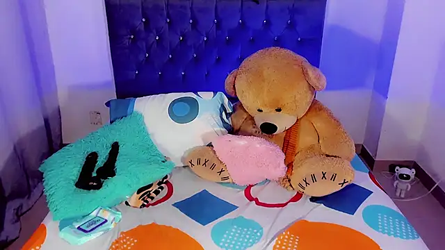 Zakura_hot1 live sex cam