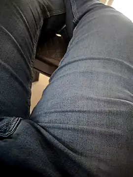 SplitPrestige19's cam snapshot