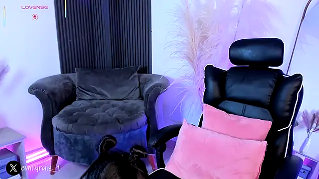 emilyruiz1 live sex cam