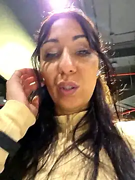 LeticiaWoods live sex cam