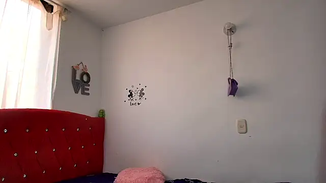 Husbands_Horny live sex cam