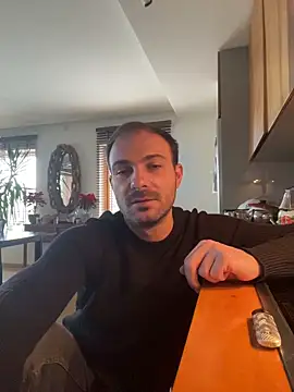 Adventurehotman live sex cam