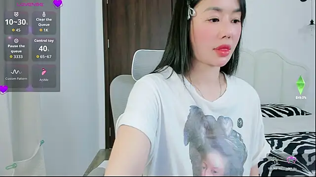 Squirt-Queenn live sex cam