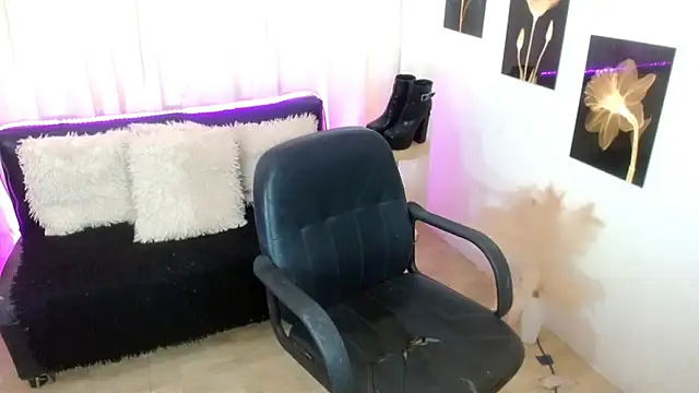 FuckingDolls69 live sex cam