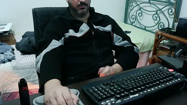 Italian_dark_desire live sex cam