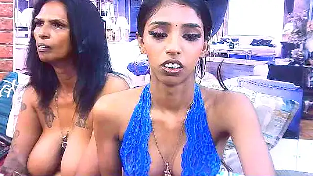 IndianSexySlender live sex cam
