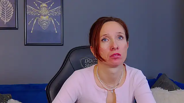 AnneHove live sex cam