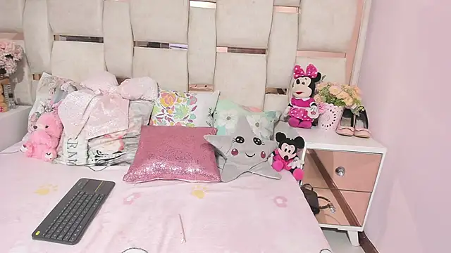 MiaKahali's cam snapshot