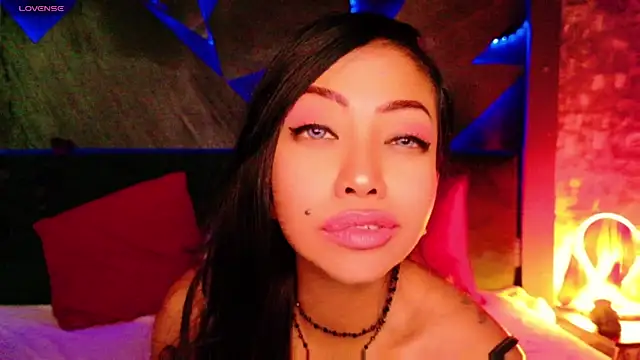 ElyaQuinn live sex cam