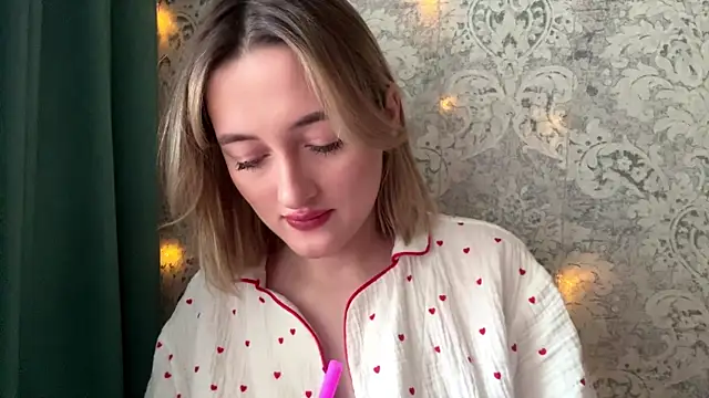 Emily_lyy's cam snapshot