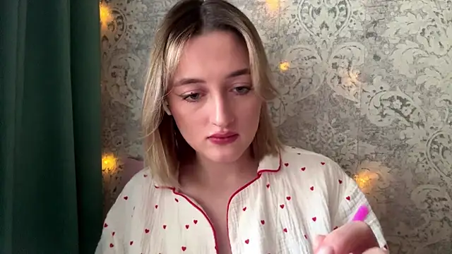 Emily_lyy's cam snapshot