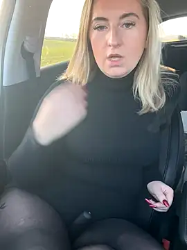 RebeccaSquirtsXXX's cam snapshot