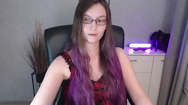 emmaxDelight's cam snapshot