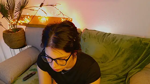 LoraShines's cam snapshot