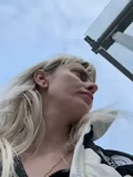 blondegirlx's cam snapshot