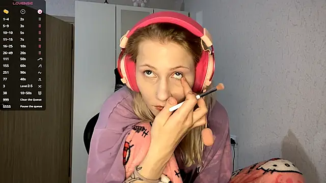 FoxySable's cam snapshot