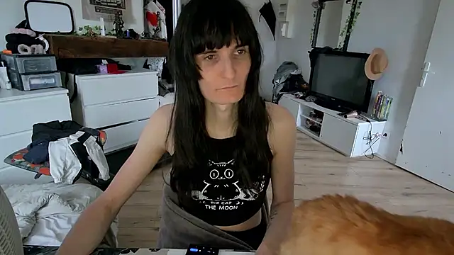 CeriseLapine live sex cam