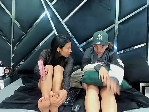 Alyssa_Noah live sex cam