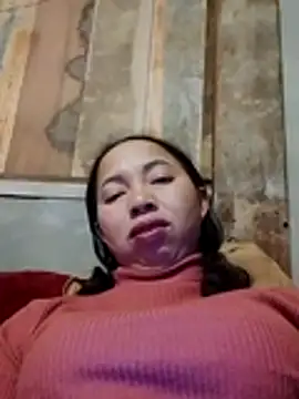 TRIEUTRIEU20 live sex cam