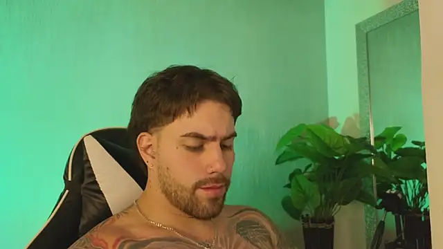 Ades_Lowe live sex cam