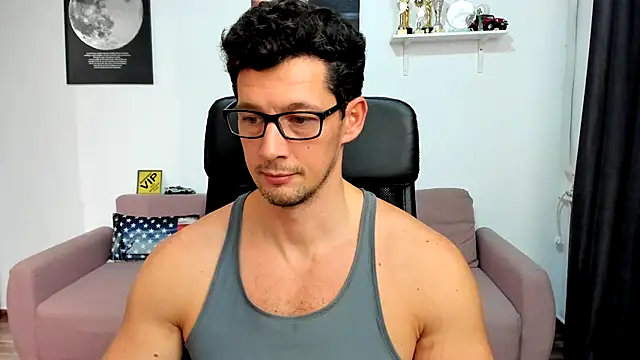 BrutusK08 live sex cam