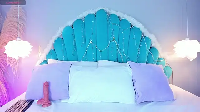 AlassiaHocthner live sex cam