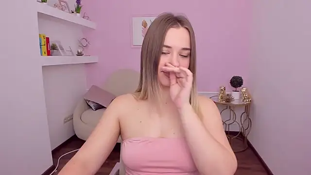 HazelWhityy live sex cam