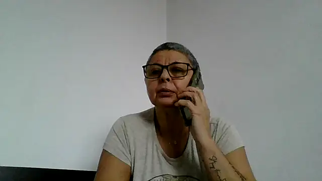 roseblak42 live sex cam