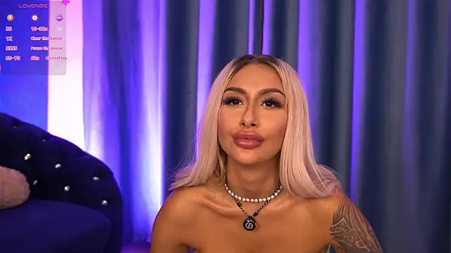 GoldenAmber live sex cam