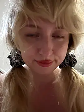 RonnieKiss live sex cam