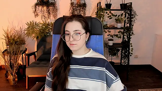 VirtuallVoyant live sex cam