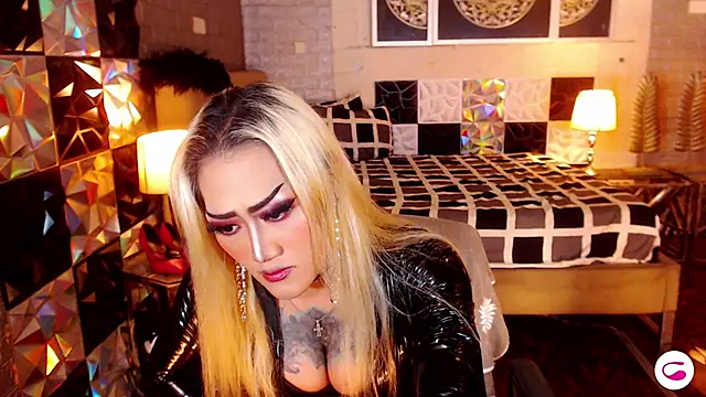 HorseCockDivine live sex cam