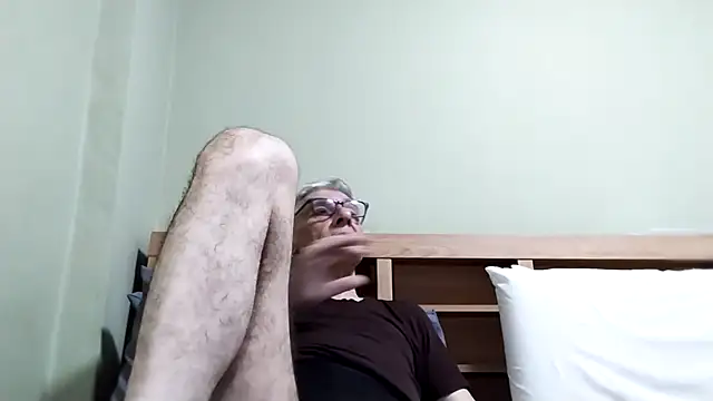 BIGUNCUTHARDCOCK live sex cam