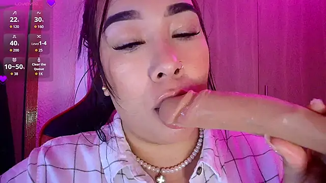 leahtemptation3 live sex cam