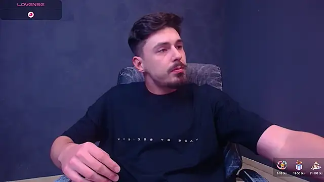 EnzoRace live sex cam