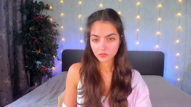 Milana_Crystal_ live sex cam