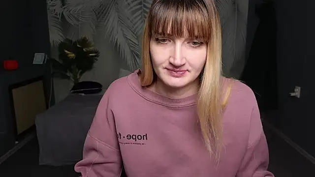 Nika_Kitten live sex cam